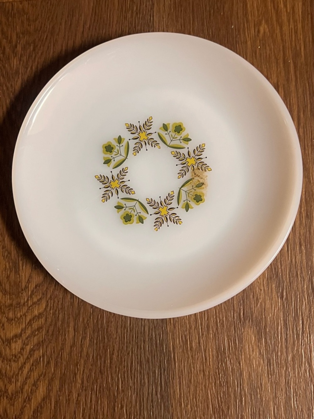 Anchor Hocking White Plate with Yellow and Green Floral Wreath Ovenproof